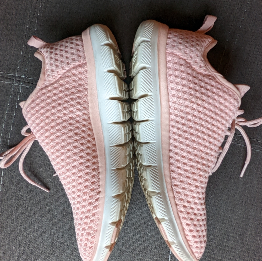 Sketchers Sneakers